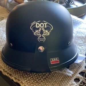 XL Cyclone DOT motorcycle helmet